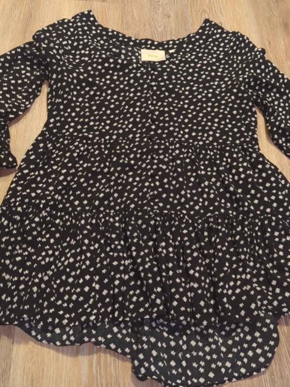 Maeve Black and White Patterned Tiered Button-Front Top size small